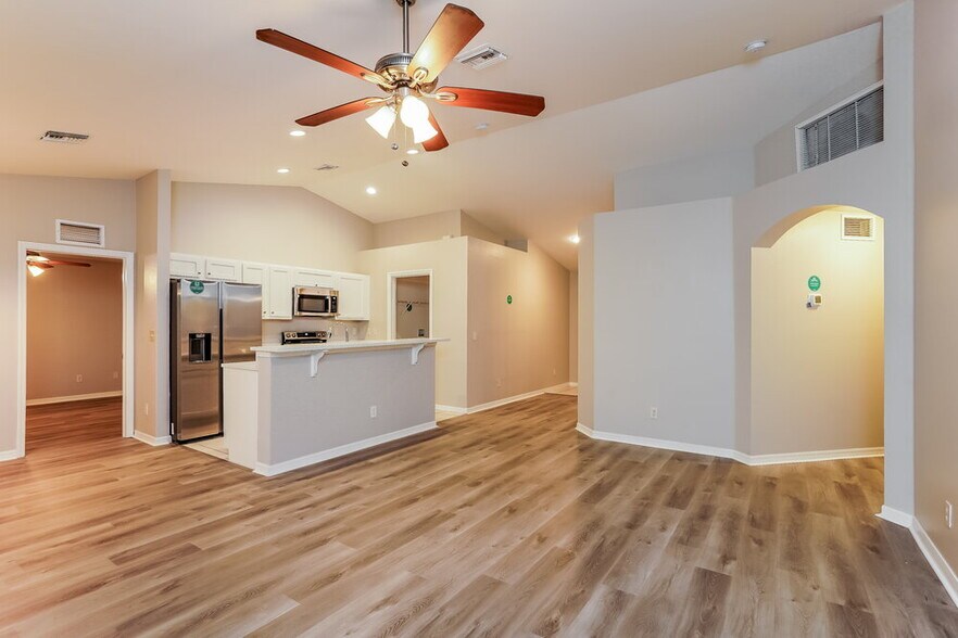 Building Photo - 5210 6th St W