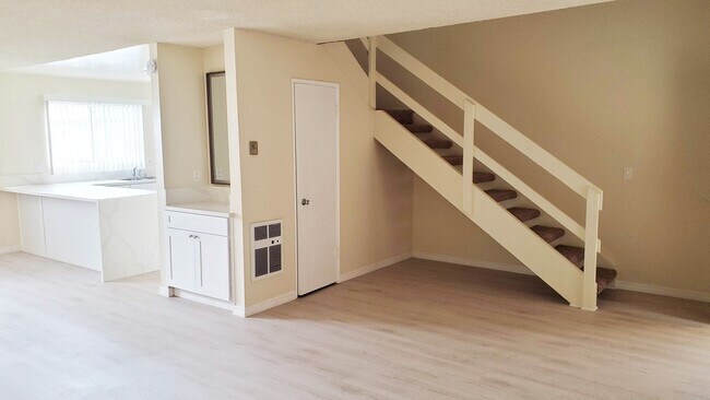 Building Photo - 111 10th St