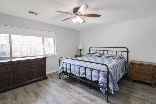 Building Photo - 2 Bedroom Townhouse with 2-Car Garage in The Villages near Downtown SLO