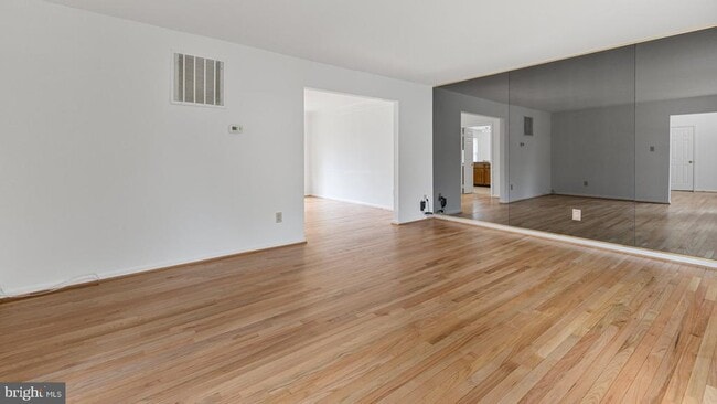 Building Photo - 918 White Pine Pl