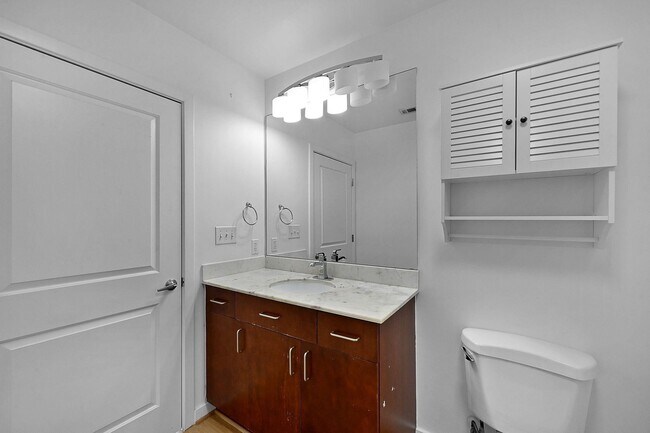 Building Photo - 5925 Almeda Rd