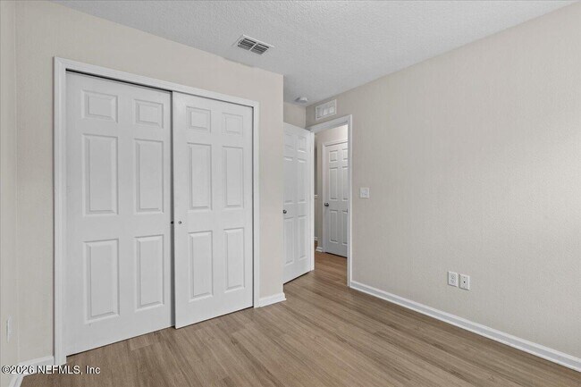 Building Photo - 8206 Halls Hammock Ct