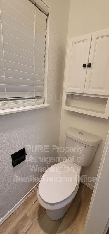 Building Photo - 920 S 68th St