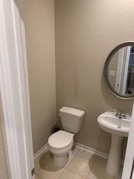 Building Photo - 118 Eagle Lake Dr