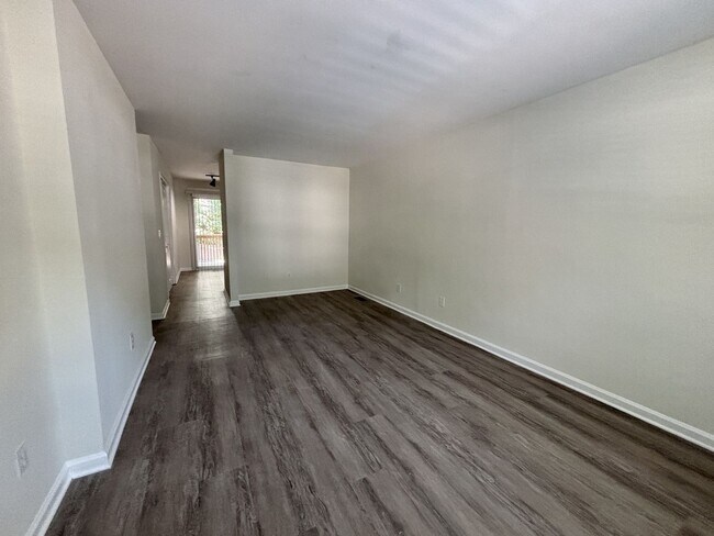 Building Photo - 347 Latham Oaks Ave