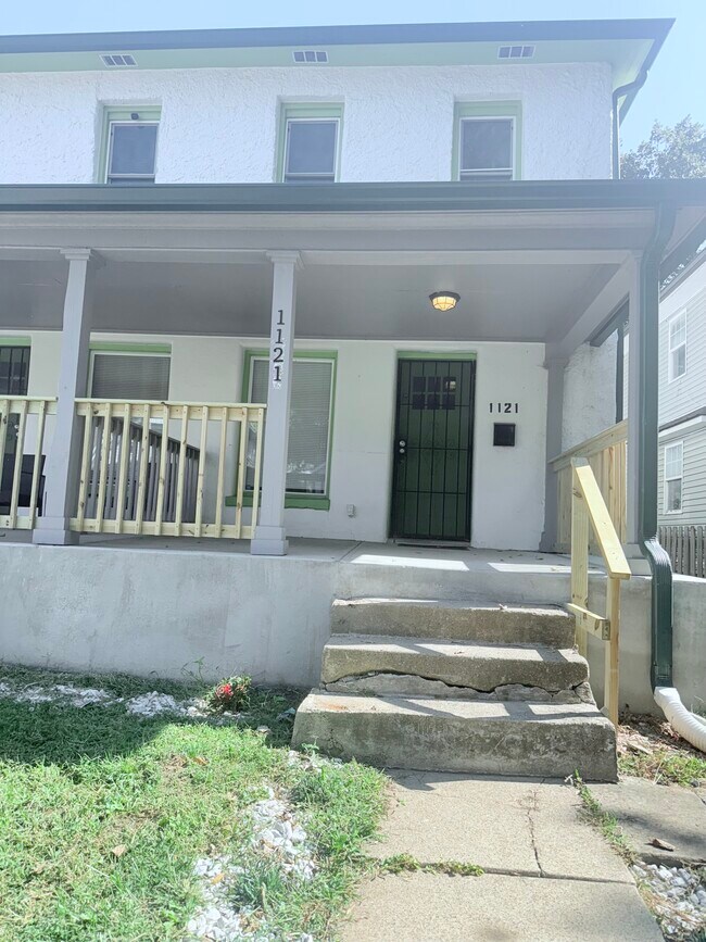 Building Photo - 1121 N Dearborn St