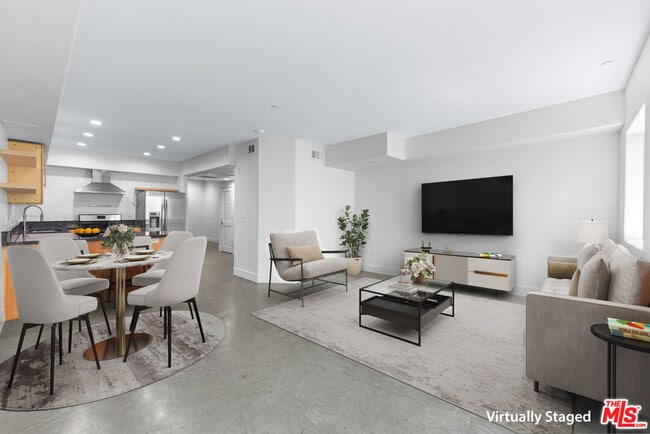 Primary Photo - 5232 Satsuma Ave