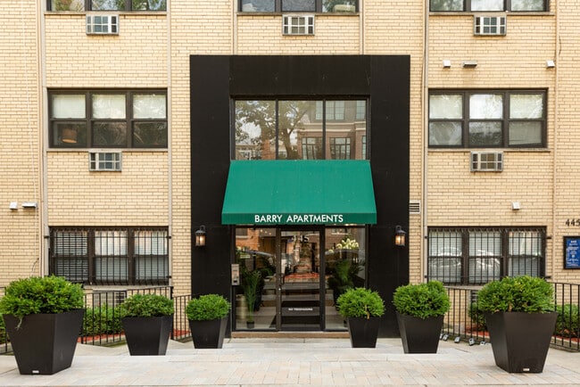 Building Photo - 448 W Barry Ave