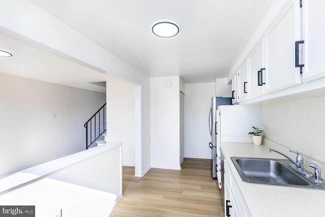 Building Photo - 1117 Circle Dr