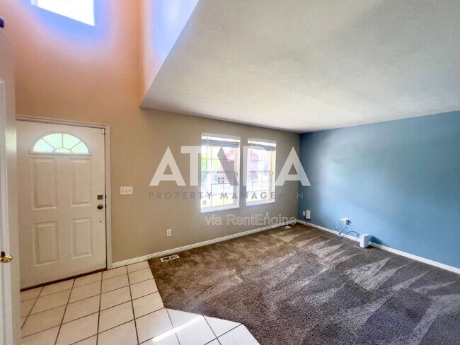 Building Photo - 11837 Sunrise View Dr