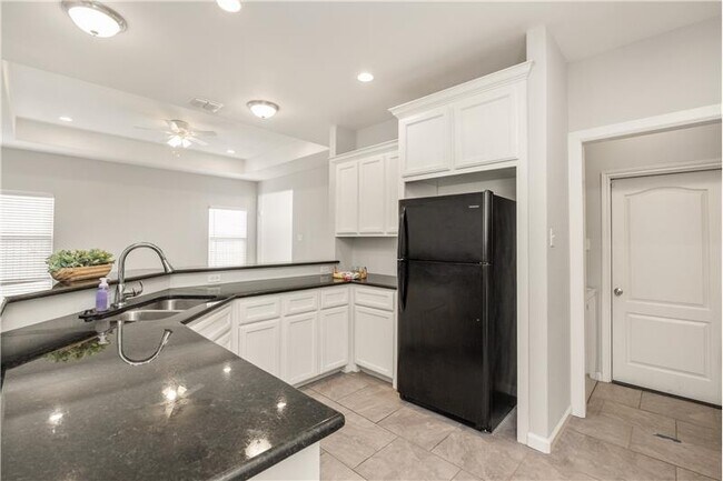 Building Photo - 6402 Williams Dr