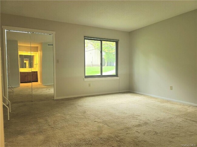 Building Photo - 384 Heritage Hills