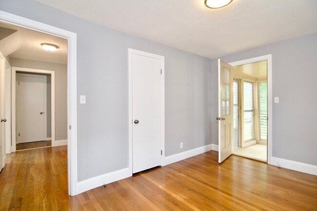 Building Photo - 63 Grandview St