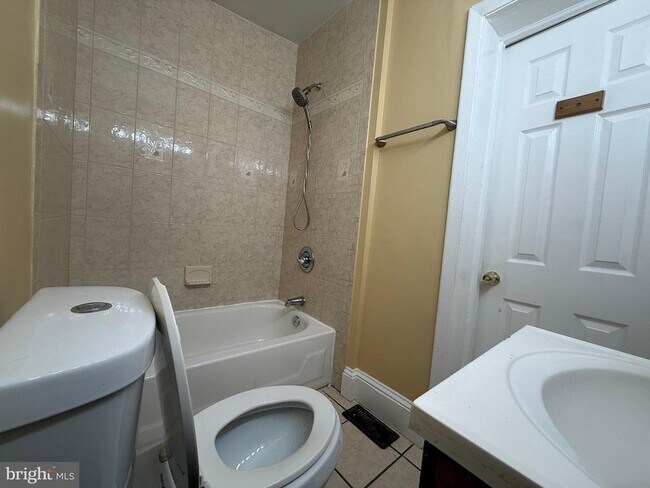 Building Photo - 720 Springfield Ave