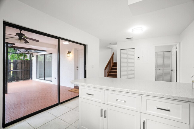 Building Photo - 7690 Courtyard Run W