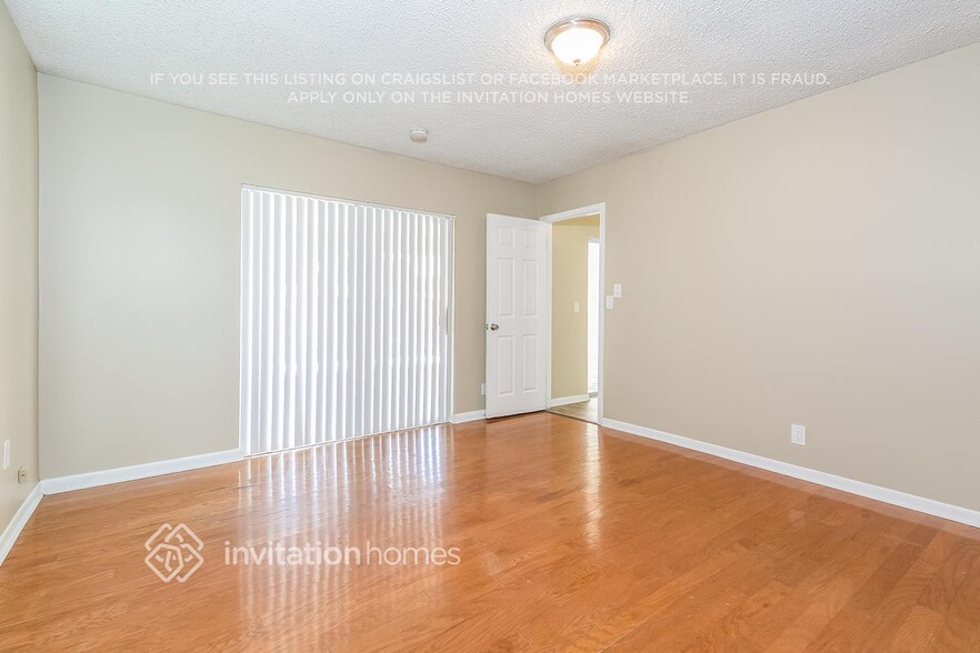 Building Photo - 3224 NW 118th Ln