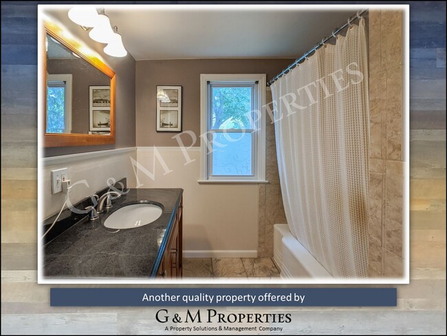 Building Photo - Fantastic 3-Bedroom in UofR / Strong Neigh...