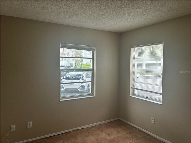 Building Photo - 7193 E Bank Dr
