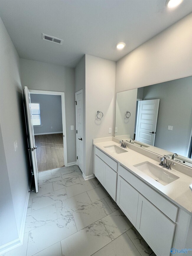 Building Photo - 28559 Halford Dr