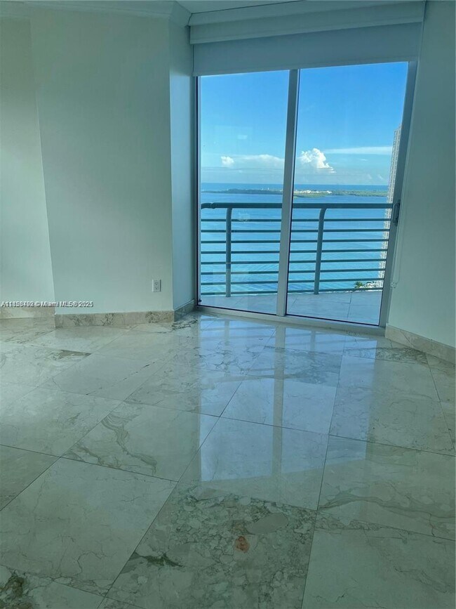 Building Photo - 325 S Biscayne Blvd