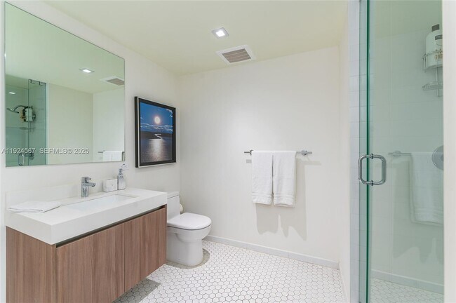 Building Photo - 401 N Birch Rd