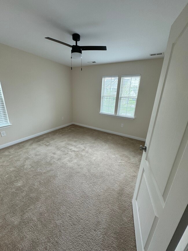 Building Photo - 6901 Swanhaven Dr