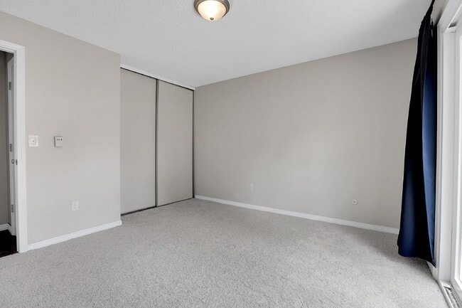 Building Photo - $2,720.95 - 4 bed, 2 bath, located in Aurora with attached Garage and In Unit Washer and Dryer!