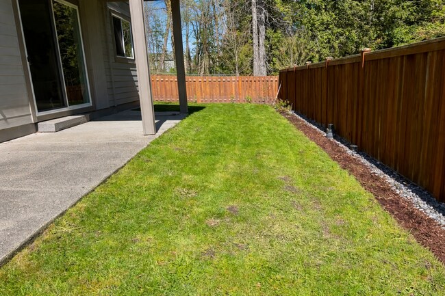 Building Photo - Spacious 5B Home in Desirable Sammamish neighborhood