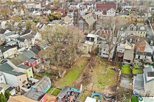 Building Photo - 1113 Ferry St