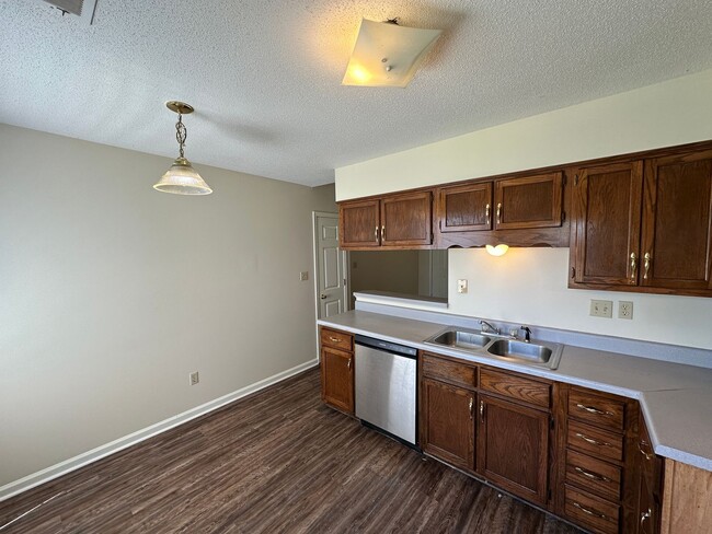 Building Photo - 3 Bedroom, 2 Full Baths in Horn Lake, Wellington Square Subdivision