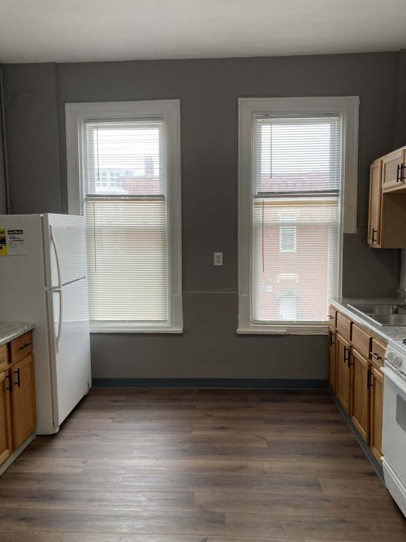 Building Photo - 2258 W 21st Pl