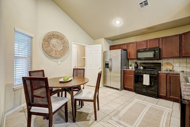 Building Photo - Fully Furnished in Owasso