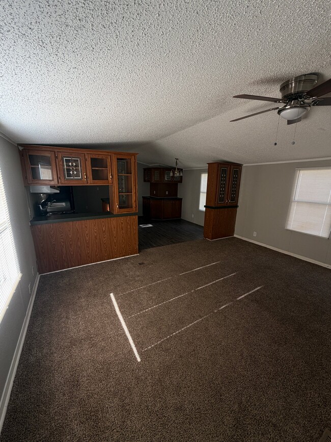 Building Photo - 141 Fox Meadow Dr