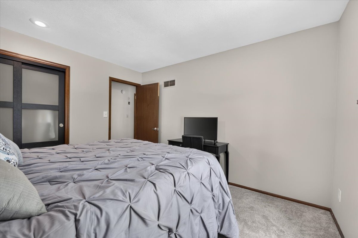 Building Photo - 9002 Swarner