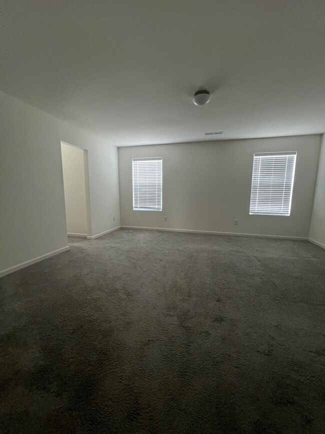 Building Photo - 1619 Running Deer Dr