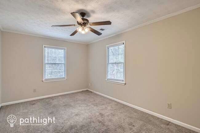 Building Photo - 3740 Glade Ave