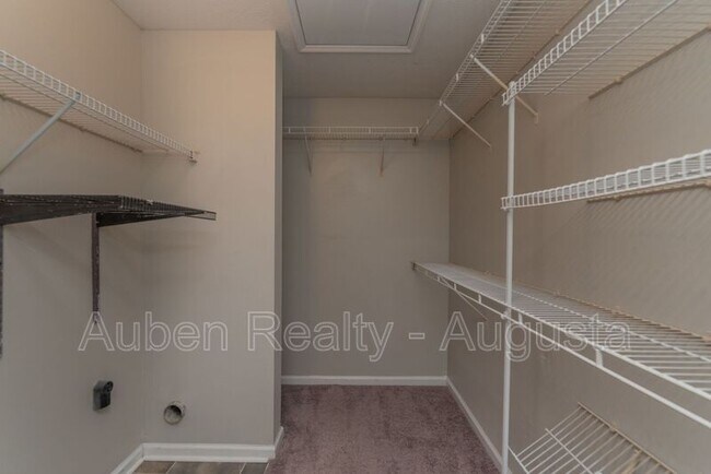 Building Photo - 7010 Antilles Dr