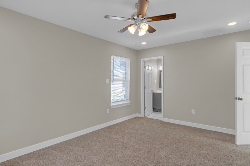 Building Photo - 830 David St