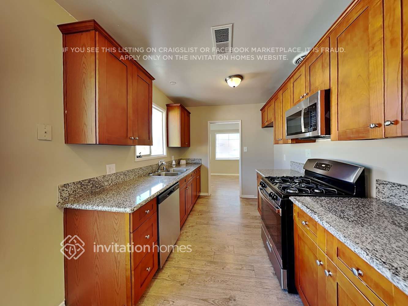 Building Photo - 1235 Oakhurst Dr