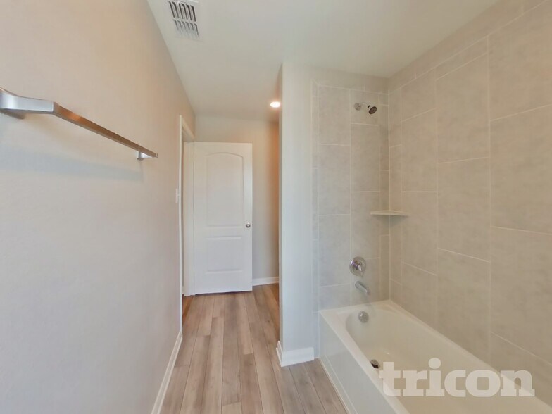 Building Photo - 3109 Chillingham Dr