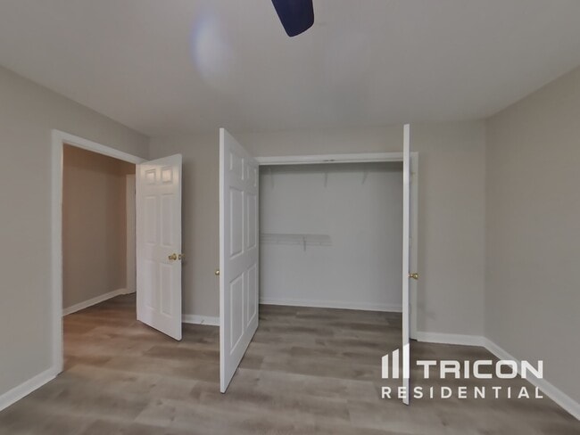 Building Photo - 832 Stonebridge Park Cir