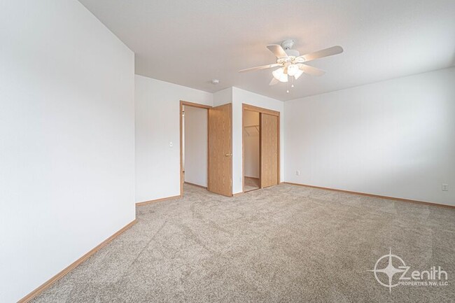 Building Photo - 8304 NE 158th Ave