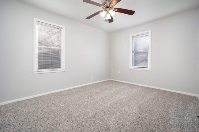 Building Photo - 5940 NW 58th Terrace