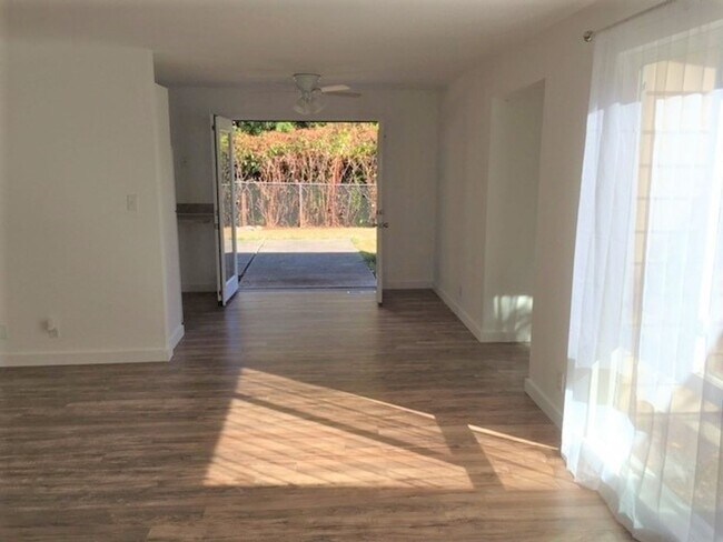 Building Photo - Sweet and Charming Rambler Available April...