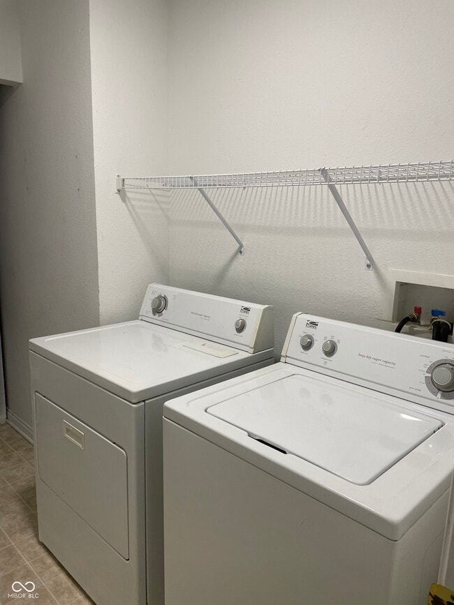 Building Photo - 1195 Count Turf Ct