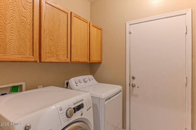 Building Photo - 11605 W La Reata Ave