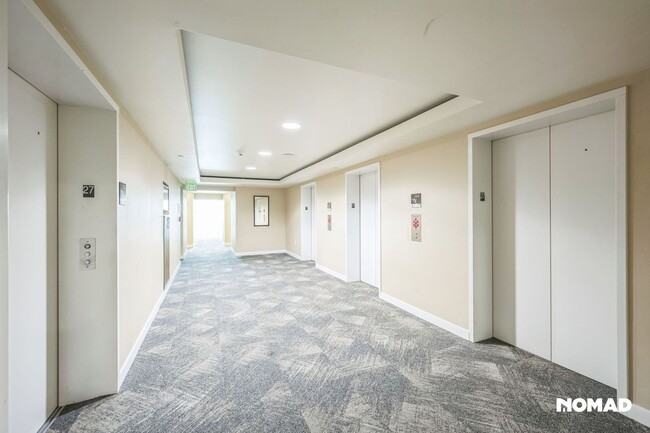Building Photo - Best Value Luxe One Bedroom Downtown