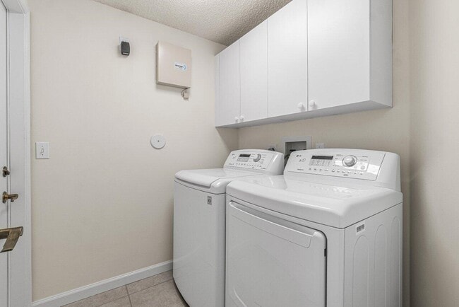 Building Photo - 7728 Edinburough Ln