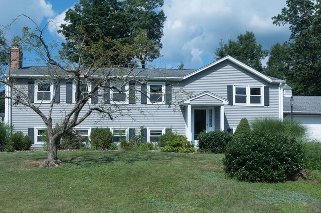 Primary Photo - 32 Washburn Dr