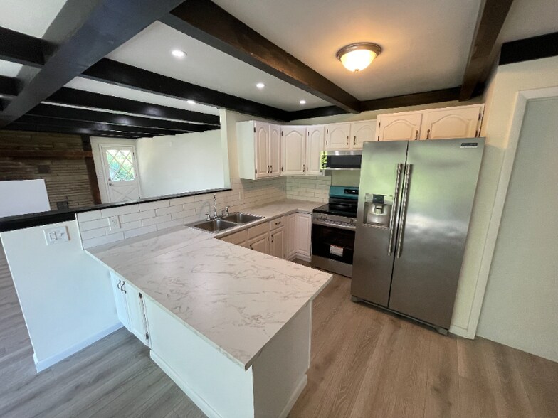 Building Photo - 1810-1812-1812 Duanesburg Rd